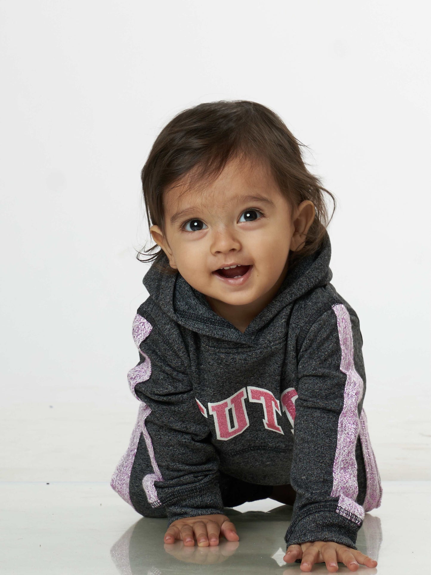 Cute Cuddle Babies Winter Sweatshirt Pajama Set