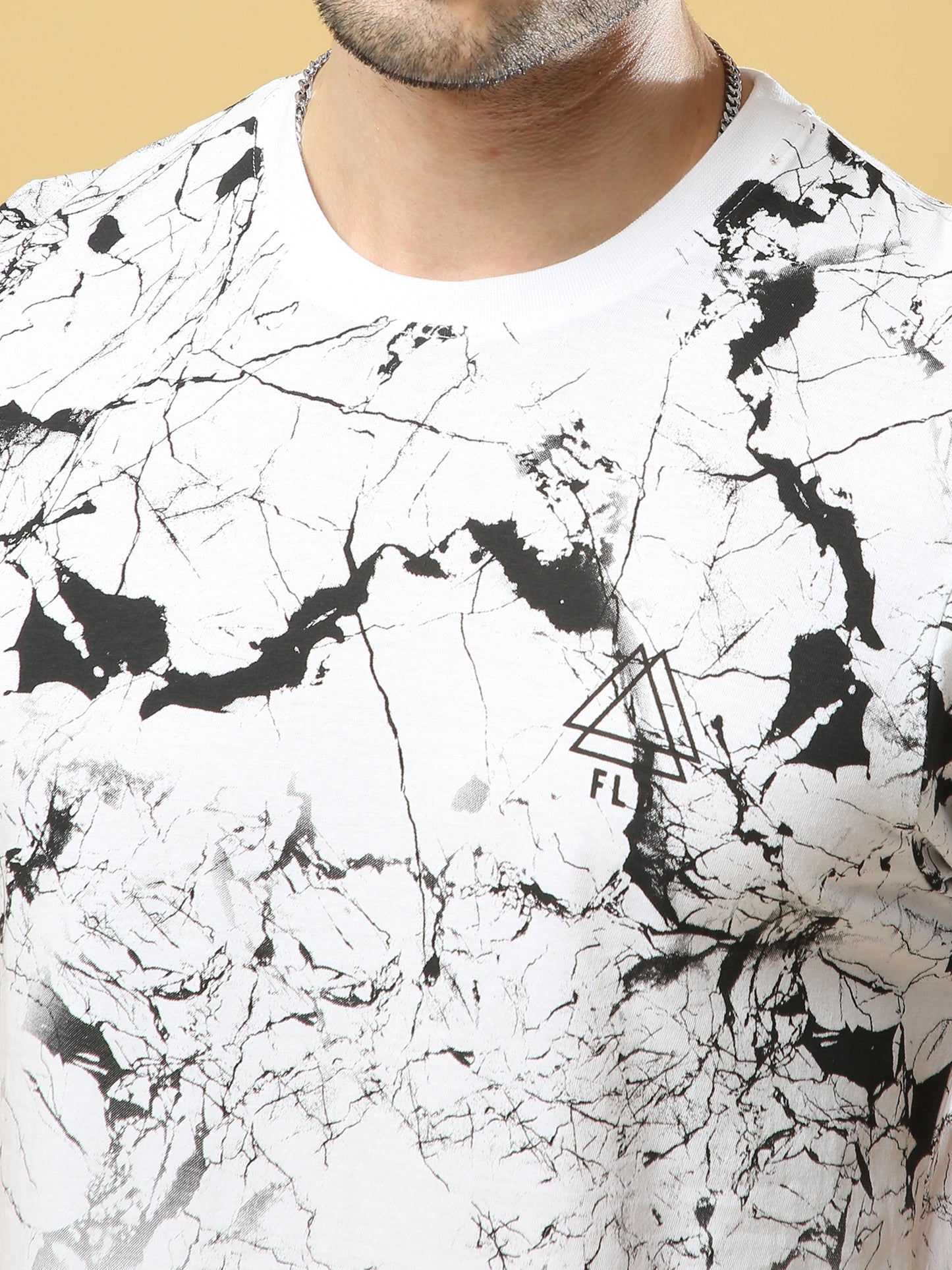 Men's casual T-Shirt - Neo Strike White