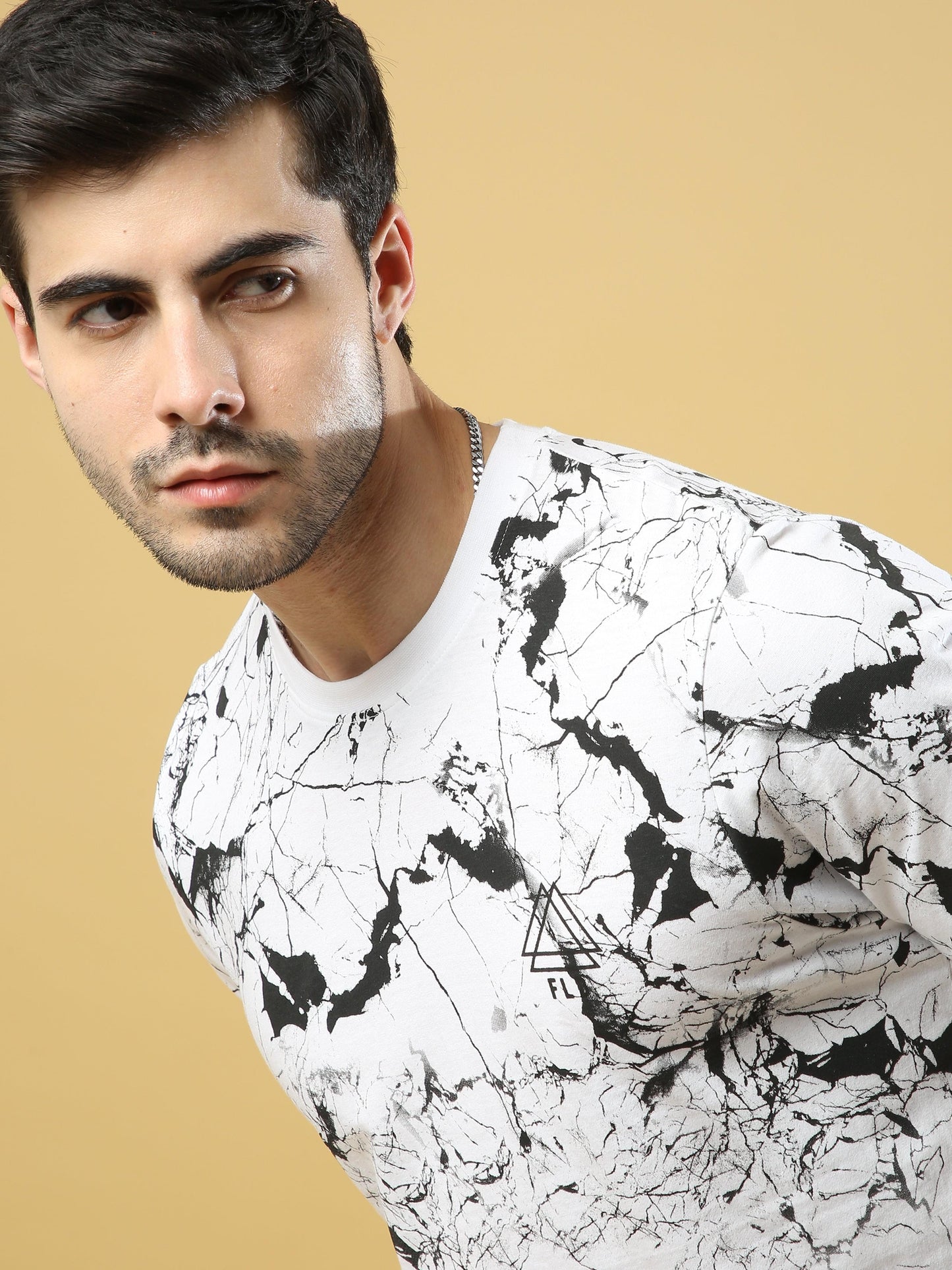 Men's casual T-Shirt - Neo Strike White